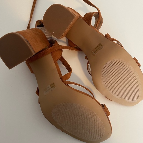 Lulu’s Ashton Suede Cognac Heels - Picture 4 of 6